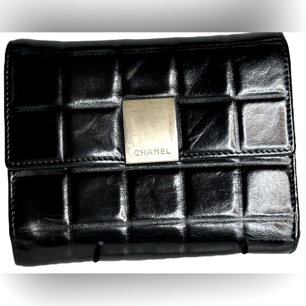 Chanel Leather Chocolate Bar Black Quilted Tri-Fold Wallet - GUC - Picture 5 of 11